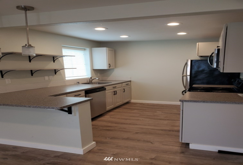 304 Alder St, Kelso, Washington 98626, ,Residential Income,For Sale,Alder St,NWM1858115