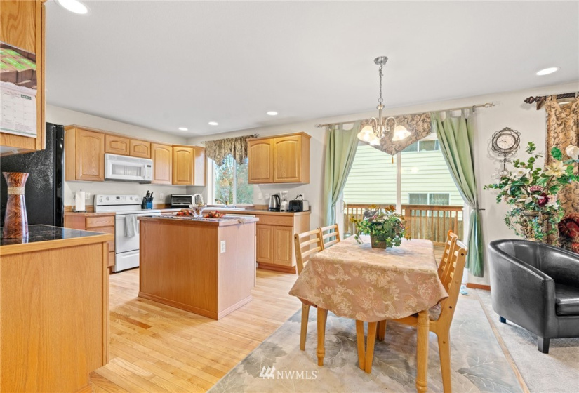 10007 31st, Everett, Washington 98208, 4 Bedrooms Bedrooms, ,2 BathroomsBathrooms,Residential,For Sale,31st,NWM1861757