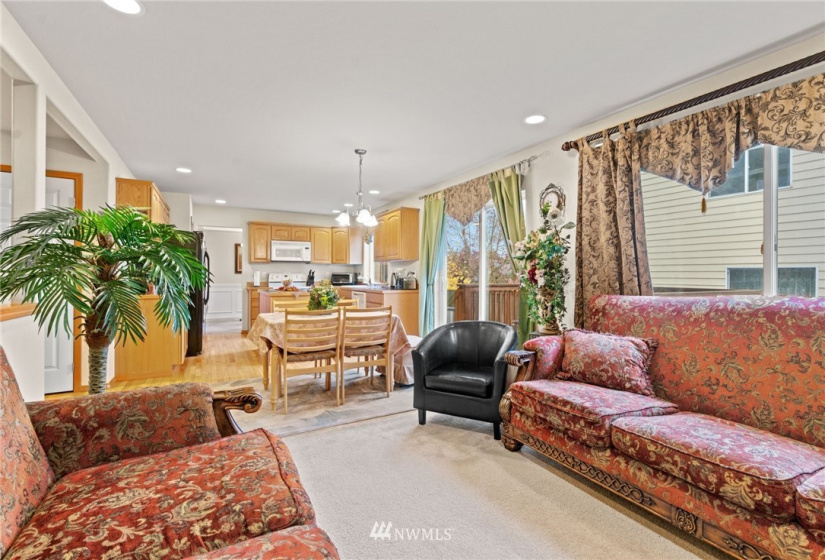 10007 31st, Everett, Washington 98208, 4 Bedrooms Bedrooms, ,2 BathroomsBathrooms,Residential,For Sale,31st,NWM1861757