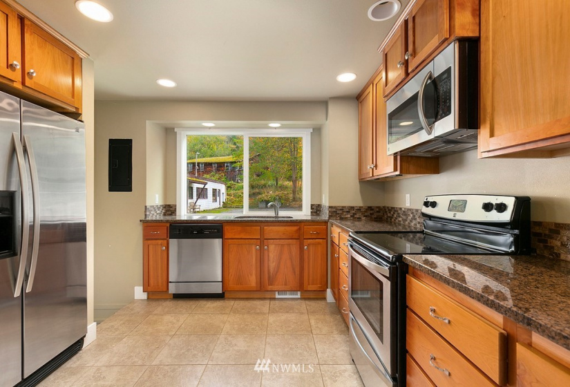 14044 Woodinville-Redmond, Redmond, Washington 98052, 2 Bedrooms Bedrooms, ,1 BathroomBathrooms,Residential,For Sale,Woodinville-Redmond,NWM1860690
