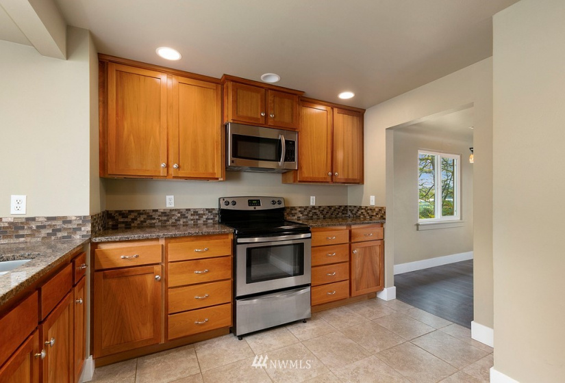 14044 Woodinville-Redmond, Redmond, Washington 98052, 2 Bedrooms Bedrooms, ,1 BathroomBathrooms,Residential,For Sale,Woodinville-Redmond,NWM1860690