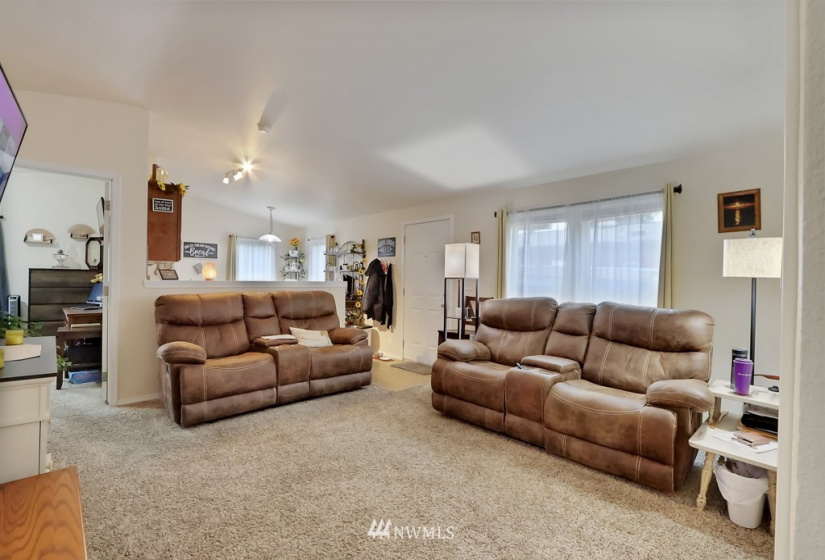 8507 144th, Puyallup, Washington 98372, 2 Bedrooms Bedrooms, ,1 BathroomBathrooms,Manufactured In Park,For Sale,144th,NWM1861888