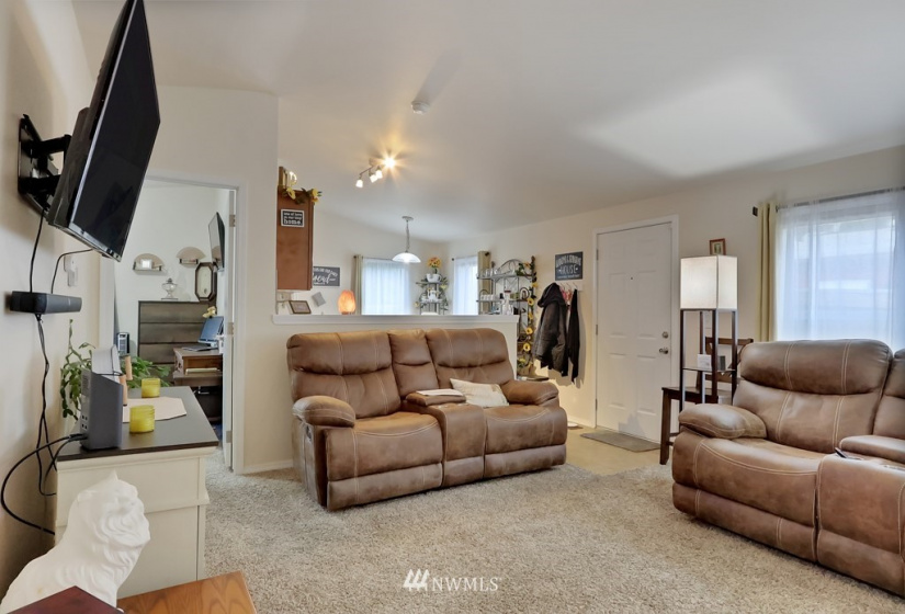 8507 144th, Puyallup, Washington 98372, 2 Bedrooms Bedrooms, ,1 BathroomBathrooms,Manufactured In Park,For Sale,144th,NWM1861888