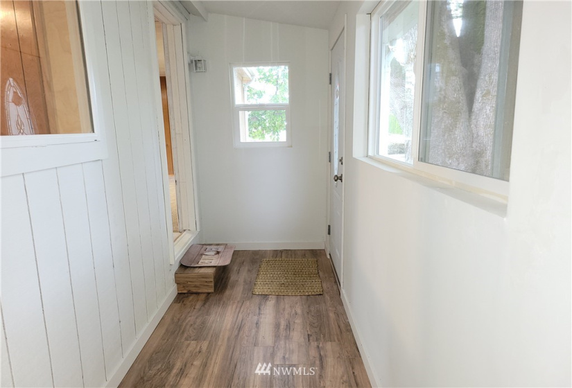 905 Middle, Tumwater, Washington 98501, 5 Bedrooms Bedrooms, ,1 BathroomBathrooms,Residential,For Sale,Southglen,Middle,NWM1854065
