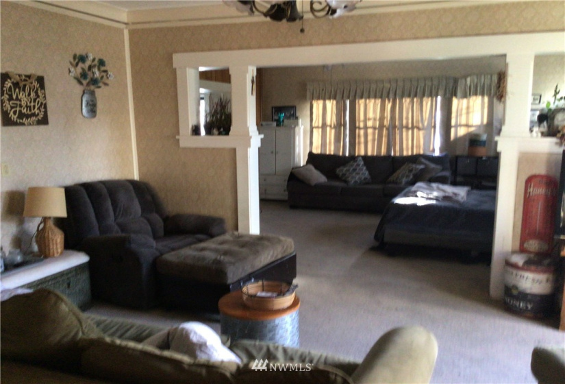 111 Oak, Centralia, Washington 98531, 4 Bedrooms Bedrooms, ,2 BathroomsBathrooms,Residential,For Sale,Oak,NWM1862248