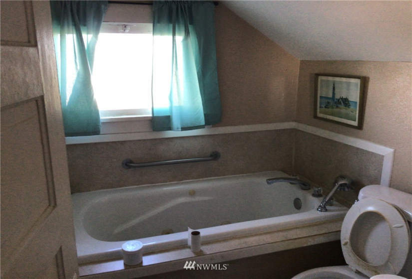111 Oak, Centralia, Washington 98531, 4 Bedrooms Bedrooms, ,2 BathroomsBathrooms,Residential,For Sale,Oak,NWM1862248