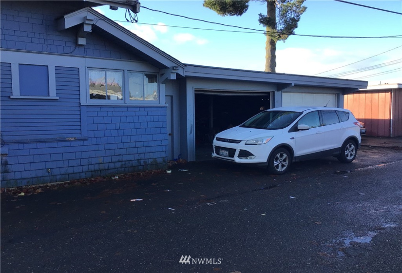 111 Oak, Centralia, Washington 98531, 4 Bedrooms Bedrooms, ,2 BathroomsBathrooms,Residential,For Sale,Oak,NWM1862248