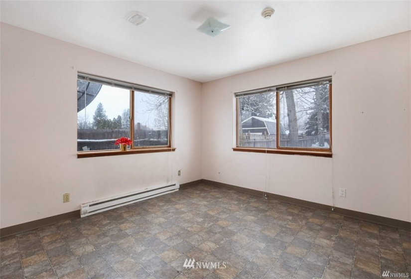 715 Locust, Omak, Washington 98841, ,Residential Income,For Sale,Locust,NWM1860933
