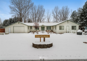 715 Locust, Omak, Washington 98841, ,Residential Income,For Sale,Locust,NWM1860933