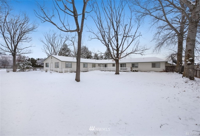 715 Locust, Omak, Washington 98841, ,Residential Income,For Sale,Locust,NWM1860933