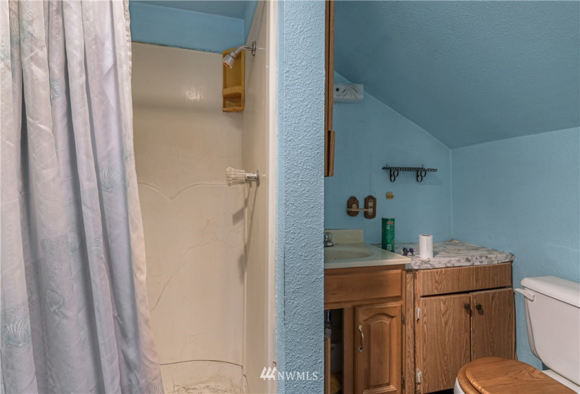 4086 Valley, Deming, Washington 98244, 3 Bedrooms Bedrooms, ,1 BathroomBathrooms,Residential,For Sale,Valley,NWM1862297