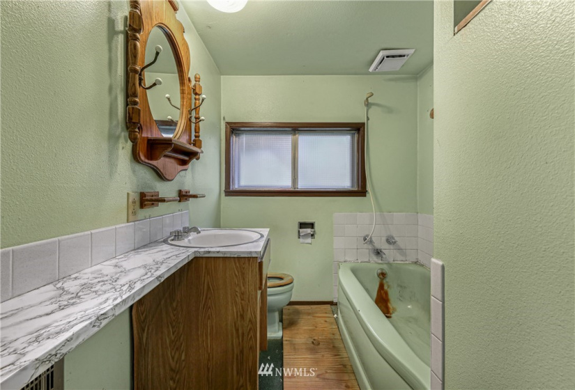 4086 Valley, Deming, Washington 98244, 3 Bedrooms Bedrooms, ,1 BathroomBathrooms,Residential,For Sale,Valley,NWM1862297