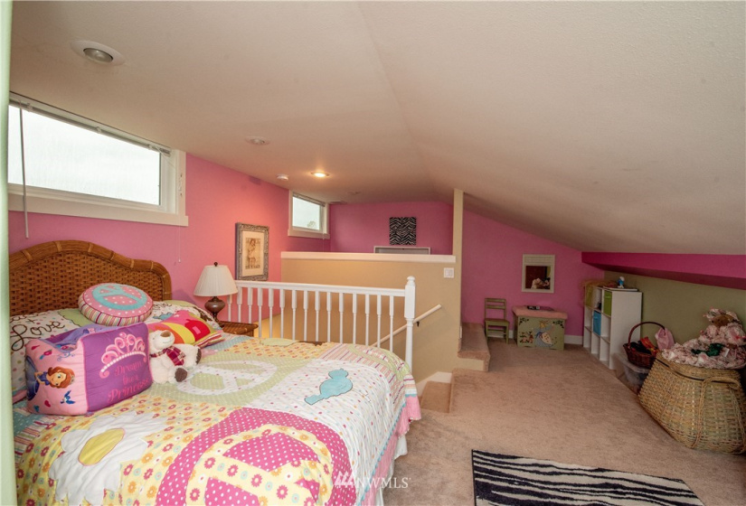 46825 290th, Enumclaw, Washington 98022, 5 Bedrooms Bedrooms, ,3 BathroomsBathrooms,Residential,For Sale,290th,NWM1861022