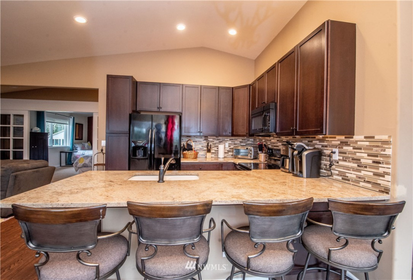 46825 290th, Enumclaw, Washington 98022, 5 Bedrooms Bedrooms, ,3 BathroomsBathrooms,Residential,For Sale,290th,NWM1861022