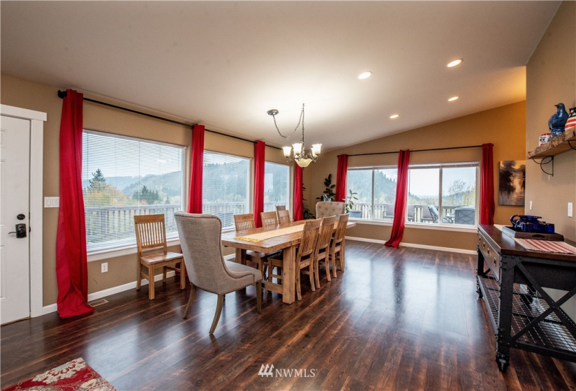 46825 290th, Enumclaw, Washington 98022, 5 Bedrooms Bedrooms, ,3 BathroomsBathrooms,Residential,For Sale,290th,NWM1861022