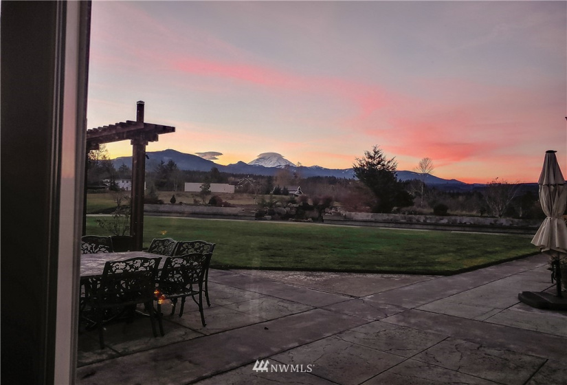46825 290th, Enumclaw, Washington 98022, 5 Bedrooms Bedrooms, ,3 BathroomsBathrooms,Residential,For Sale,290th,NWM1861022