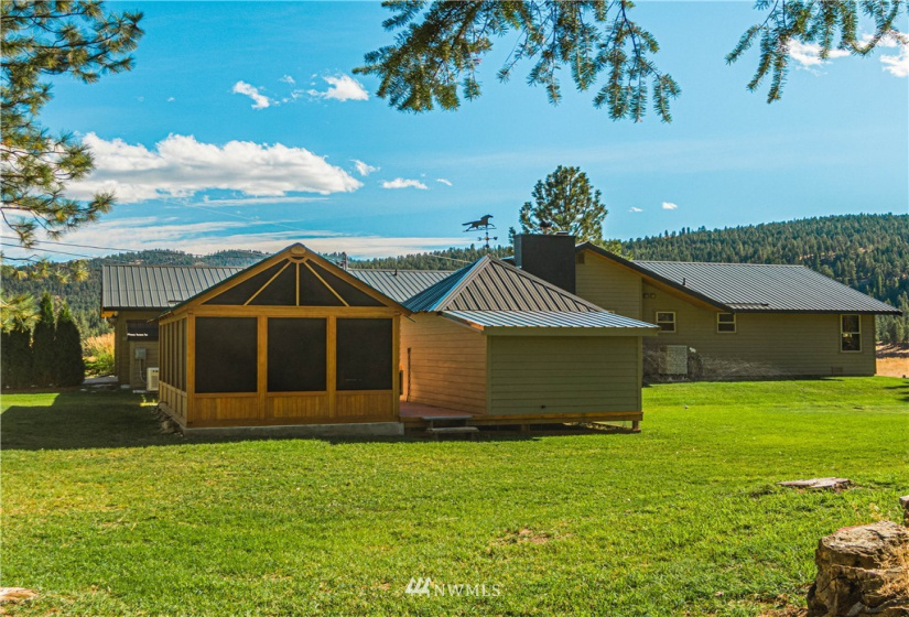 39 Cape LaBelle, Tonasket, Washington 98855, 3 Bedrooms Bedrooms, ,2 BathroomsBathrooms,Residential,For Sale,Cape LaBelle,NWM1860779