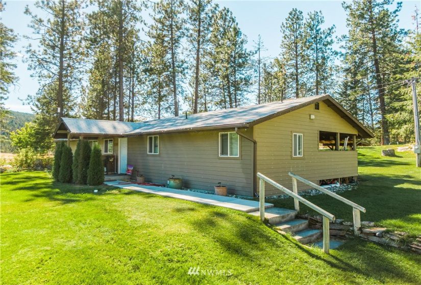 39 Cape LaBelle, Tonasket, Washington 98855, 3 Bedrooms Bedrooms, ,2 BathroomsBathrooms,Residential,For Sale,Cape LaBelle,NWM1860779