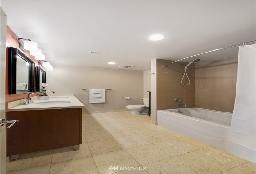 1515 Dock, Tacoma, Washington 98402, 1 Bedroom Bedrooms, ,1 BathroomBathrooms,Residential,For Sale,The Esplanade,Dock,NWM1861545
