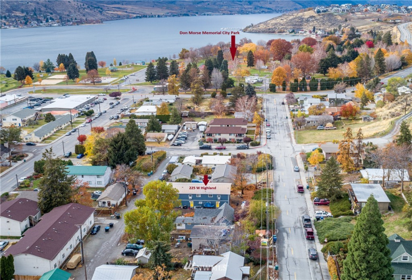 225 Highland, Chelan, Washington 98816, ,Residential Income,For Sale,Gibsons Block,Highland,NWM1863797