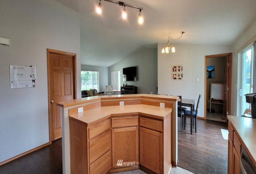 29 Newman Creek, Elma, Washington 98541, 4 Bedrooms Bedrooms, ,2 BathroomsBathrooms,Residential,For Sale,Newman Creek,NWM1863256