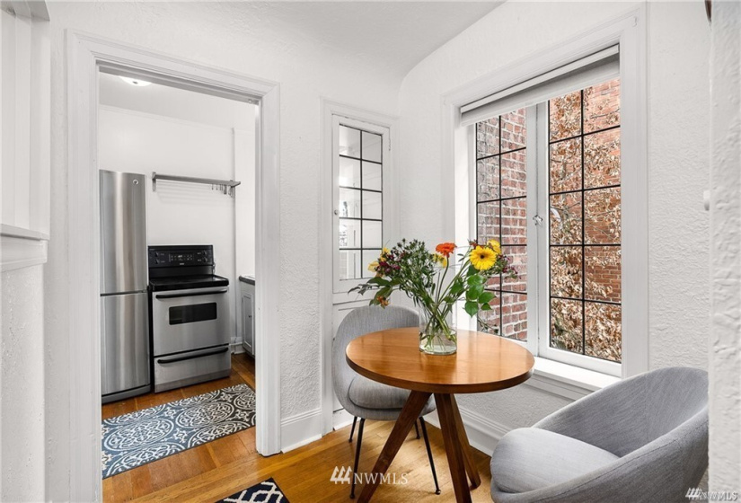 1101 17th, Seattle, Washington 98122, 1 Bedroom Bedrooms, ,1 BathroomBathrooms,Residential,For Sale,Mayfair Manor Condo,17th,NWM1863591