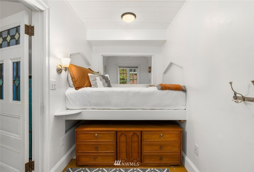 1101 17th, Seattle, Washington 98122, 1 Bedroom Bedrooms, ,1 BathroomBathrooms,Residential,For Sale,Mayfair Manor Condo,17th,NWM1863591