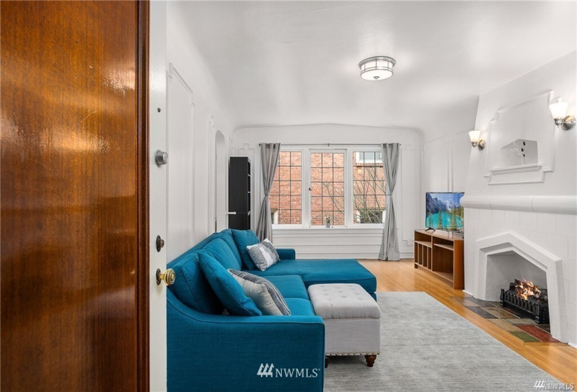1101 17th, Seattle, Washington 98122, 1 Bedroom Bedrooms, ,1 BathroomBathrooms,Residential,For Sale,Mayfair Manor Condo,17th,NWM1863591