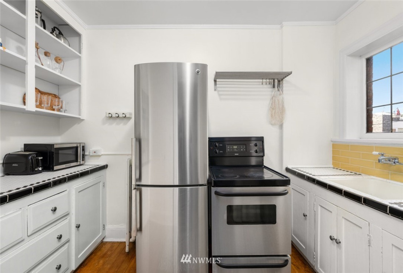 1101 17th, Seattle, Washington 98122, 1 Bedroom Bedrooms, ,1 BathroomBathrooms,Residential,For Sale,Mayfair Manor Condo,17th,NWM1863591