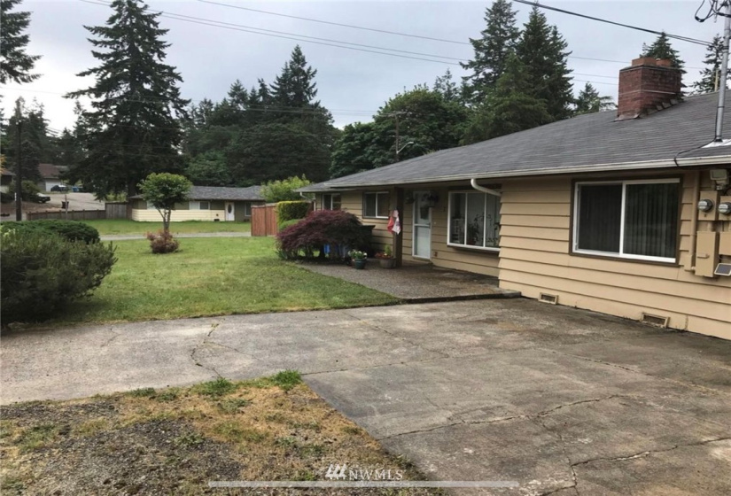 12320 Edgewood, Lakewood, Washington 98498, ,Residential Income,For Sale,Edgewood,NWM1863232