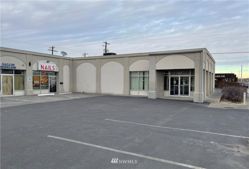 210 3rd Ave Suite A, Moses Lake, Washington 98837, 7 Bedrooms Bedrooms, ,Residential Lease,For Rent,3rd Ave Suite A,NWM1863815