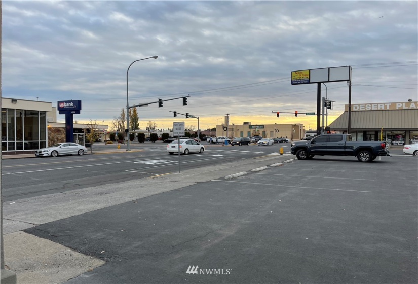 210 3rd Ave Suite A, Moses Lake, Washington 98837, 7 Bedrooms Bedrooms, ,Residential Lease,For Rent,3rd Ave Suite A,NWM1863815