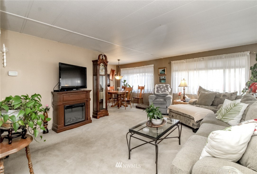 12525 112th, Puyallup, Washington 98374, 2 Bedrooms Bedrooms, ,1 BathroomBathrooms,Manufactured In Park,For Sale,112th,NWM1862661