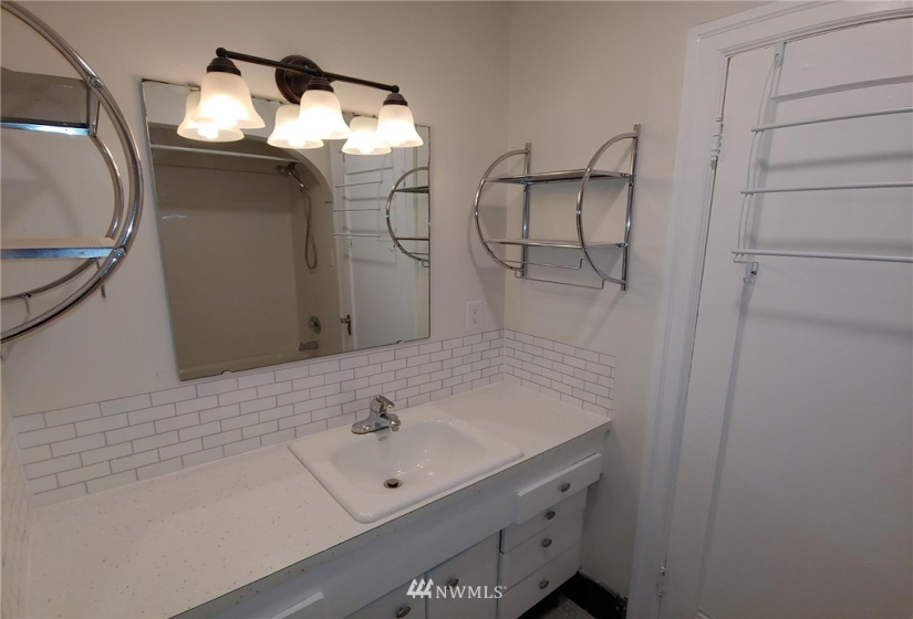 927 Meeker, Kent, Washington 98032, 3 Bedrooms Bedrooms, ,1 BathroomBathrooms,Residential,For Sale,Guibersons Add to Kent,Meeker,NWM1864387