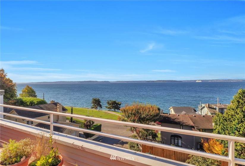 4248 Chilberg, Seattle, Washington 98116, 2 Bedrooms Bedrooms, ,1 BathroomBathrooms,Residential,For Sale,The Overlook Condo,Chilberg,NWM1860136