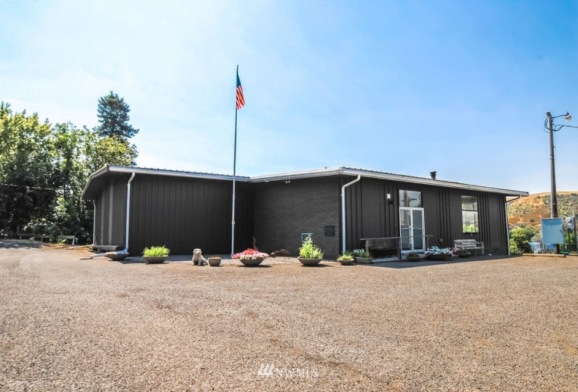 308 6th, Dayton, Washington 99328, 2 Bedrooms Bedrooms, ,2 BathroomsBathrooms,Residential,For Sale,6th,NWM1864201