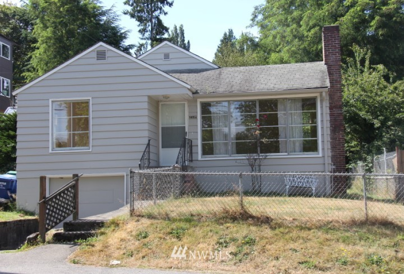 2335 95th St, Seattle, Washington 98115, 2 Bedrooms Bedrooms, ,1 BathroomBathrooms,Residential Lease,For Rent,Maple Leaf to Green Lake,95th St,NWM1864676