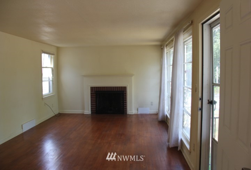 2335 95th St, Seattle, Washington 98115, 2 Bedrooms Bedrooms, ,1 BathroomBathrooms,Residential Lease,For Rent,Maple Leaf to Green Lake,95th St,NWM1864676