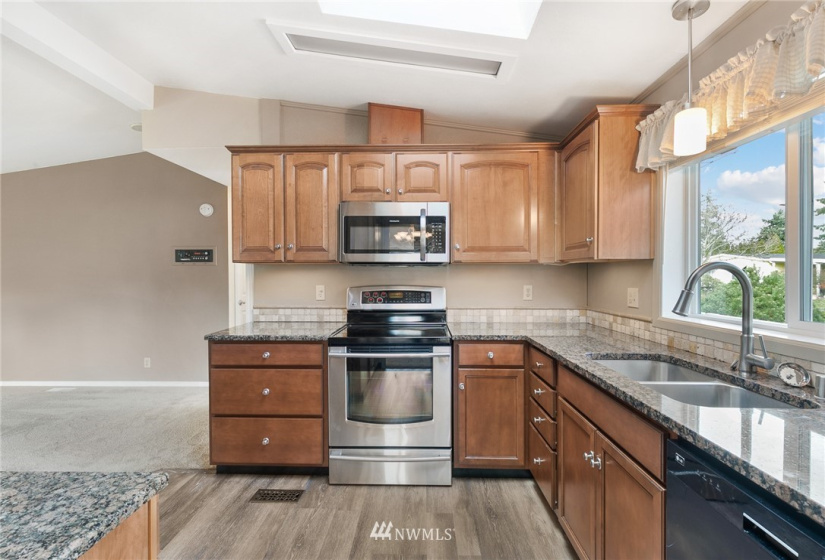 19119 100th, Puyallup, Washington 98375, 2 Bedrooms Bedrooms, ,2 BathroomsBathrooms,Residential,For Sale,Tall Firs,100th,NWM1863904
