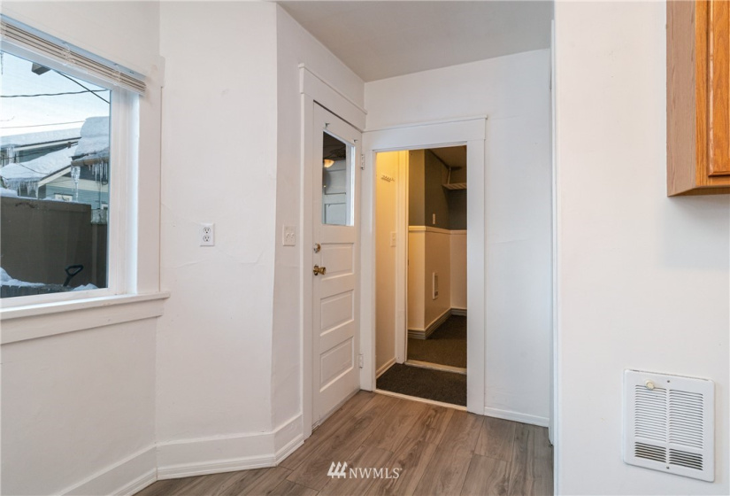 509 Palouse, Wenatchee, Washington 98801, 1 Bedroom Bedrooms, ,Residential,For Sale,Palouse,NWM1864707