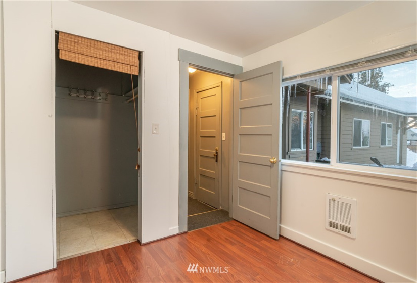 509 Palouse, Wenatchee, Washington 98801, 1 Bedroom Bedrooms, ,Residential,For Sale,Palouse,NWM1864707