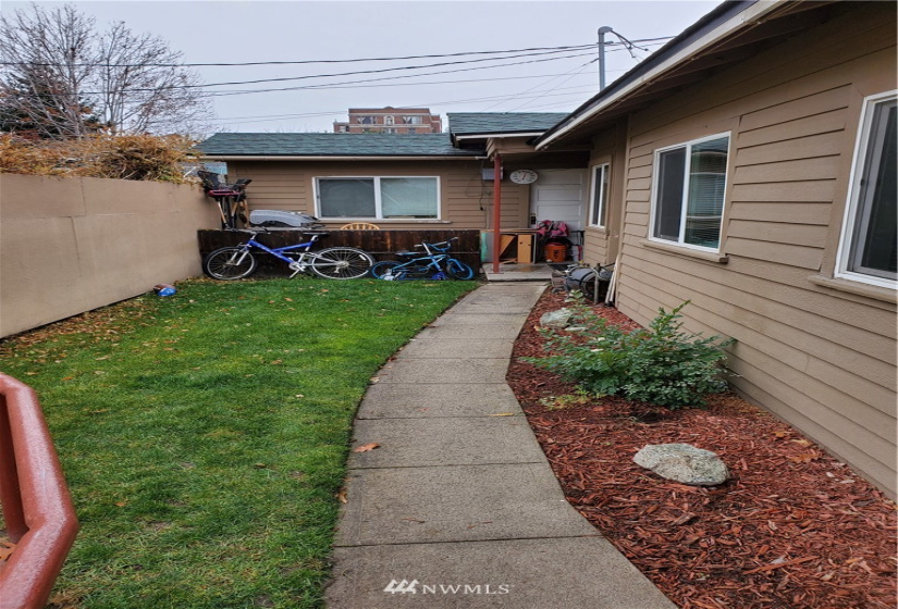 509 Palouse, Wenatchee, Washington 98801, 1 Bedroom Bedrooms, ,Residential,For Sale,Palouse,NWM1864707