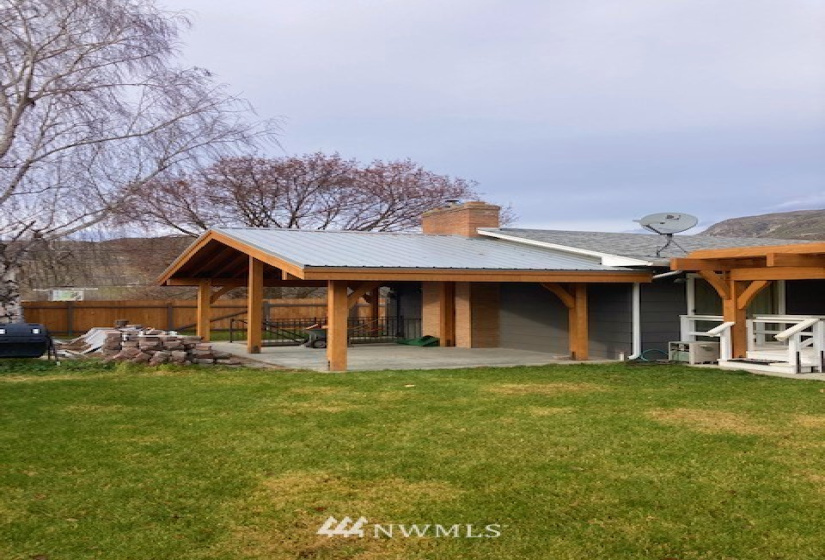 31576 A Highway 97, Tonasket, Washington 98855, 4 Bedrooms Bedrooms, ,1 BathroomBathrooms,Residential,For Sale,Highway 97,NWM1861261