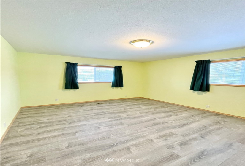 31576 A Highway 97, Tonasket, Washington 98855, 4 Bedrooms Bedrooms, ,1 BathroomBathrooms,Residential,For Sale,Highway 97,NWM1861261