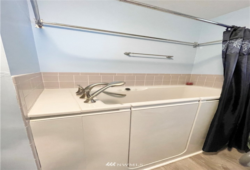 31576 A Highway 97, Tonasket, Washington 98855, 4 Bedrooms Bedrooms, ,1 BathroomBathrooms,Residential,For Sale,Highway 97,NWM1861261