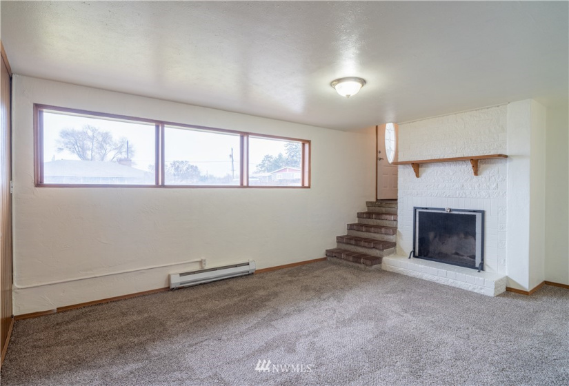 1217 Ashley, Moses Lake, Washington 98837, 4 Bedrooms Bedrooms, ,1 BathroomBathrooms,Residential,For Sale,Broad Ripple #1,Ashley,NWM1862626