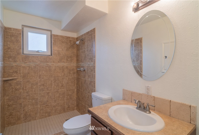1217 Ashley, Moses Lake, Washington 98837, 4 Bedrooms Bedrooms, ,1 BathroomBathrooms,Residential,For Sale,Broad Ripple #1,Ashley,NWM1862626