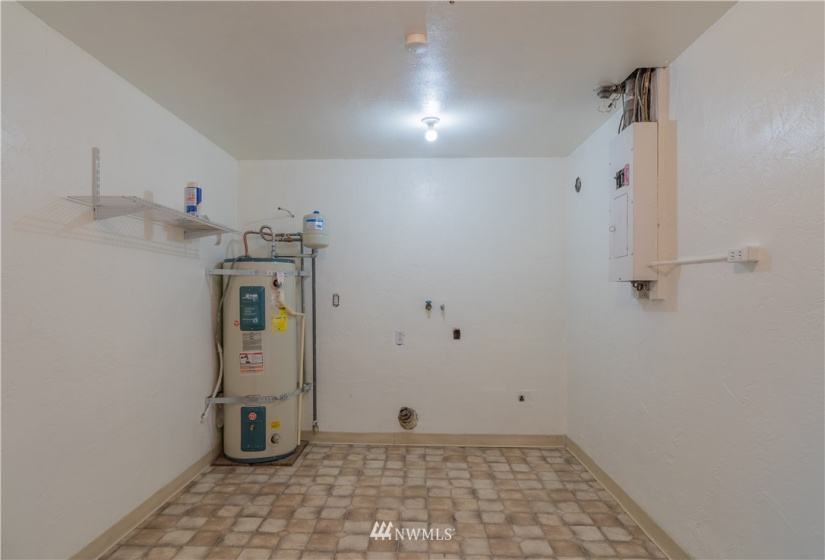 1217 Ashley, Moses Lake, Washington 98837, 4 Bedrooms Bedrooms, ,1 BathroomBathrooms,Residential,For Sale,Broad Ripple #1,Ashley,NWM1862626