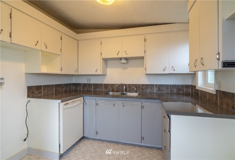 1217 Ashley, Moses Lake, Washington 98837, 4 Bedrooms Bedrooms, ,1 BathroomBathrooms,Residential,For Sale,Broad Ripple #1,Ashley,NWM1862626