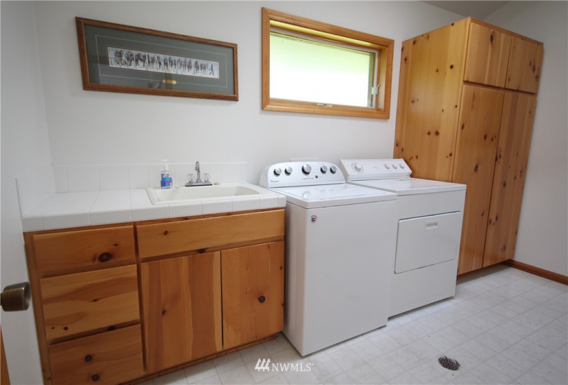 105 Chelan View, Manson, Washington 98831, 5 Bedrooms Bedrooms, ,2 BathroomsBathrooms,Residential,For Sale,Chelan View,NWM1865091